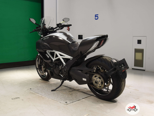 Мотоцикл DUCATI Diavel Carbon 2015, Черный фото 6
