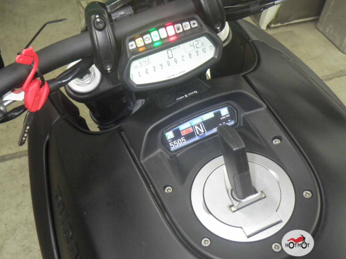 Мотоцикл DUCATI Diavel 2015, Черный фото 12