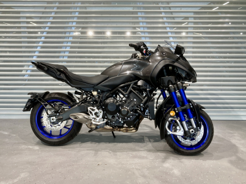 Мотоцикл Yamaha Niken 2024, СЕРЫЙ