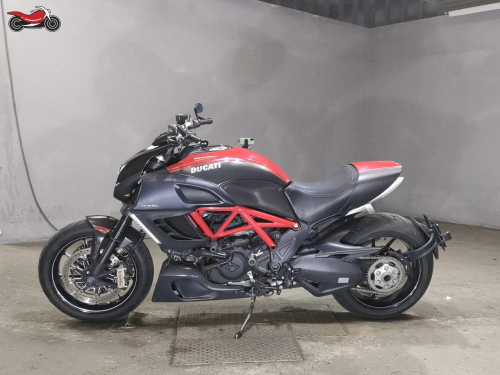 Мотоцикл Ducati Diavel Carbon 2011, ЧЕРНЫЙ фото 2