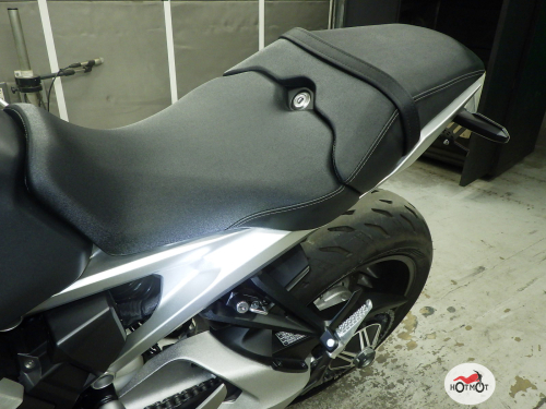 Мотоцикл HONDA CB 1000R 2021, Черный фото 11