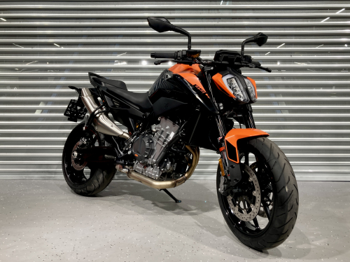 Мотоцикл KTM 890 Duke 2022, ЧЕРНЫЙ фото 4