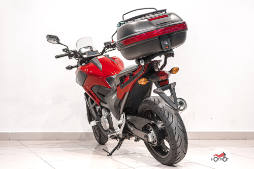 Мотоцикл HONDA NC 700X 2013, Красный фото 8