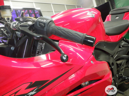 Мотоцикл SUZUKI GSX-R 1000 2019, Красный фото 9