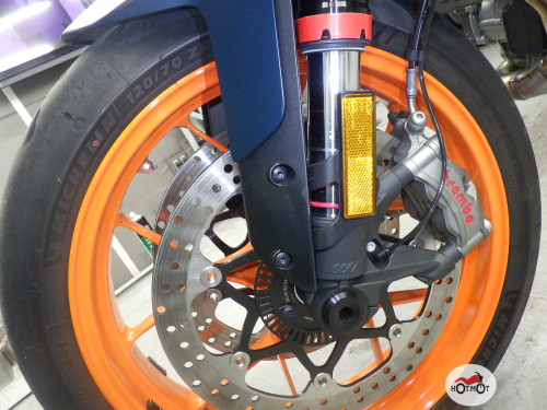 Мотоцикл KTM 890 Duke R 2023, черный фото 10