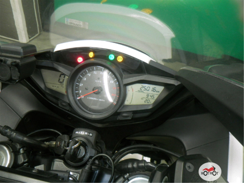 Мотоцикл HONDA VFR 1200  2013, БЕЛЫЙ фото 12