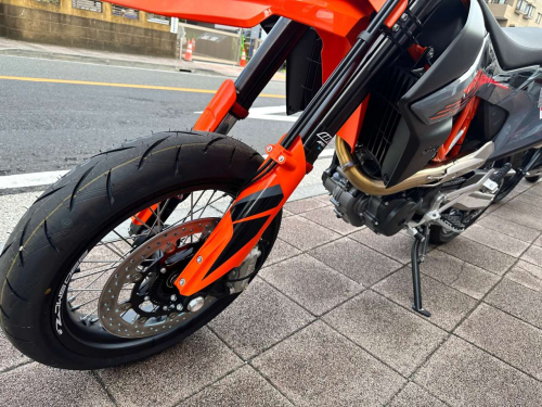Мотоцикл KTM 690 SMC R 2022, СЕРЫЙ фото 5