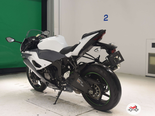 Мотоцикл KAWASAKI ZX-6 Ninja 2021, Белый фото 6