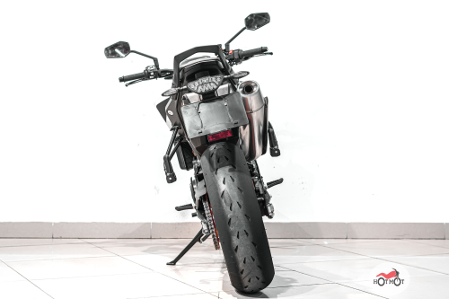 Мотоцикл KTM 890 Duke R 2022, БЕЛЫЙ фото 6