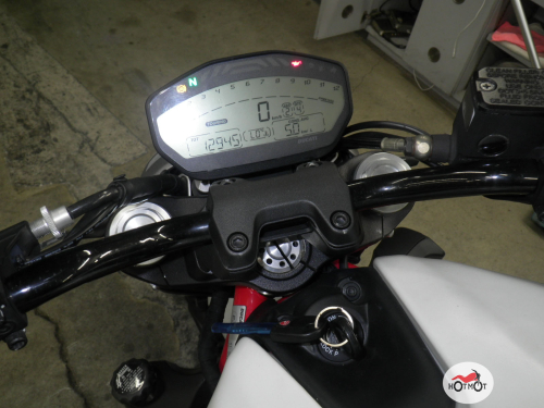 Мотоцикл DUCATI Monster 821 2015, Белый фото 11