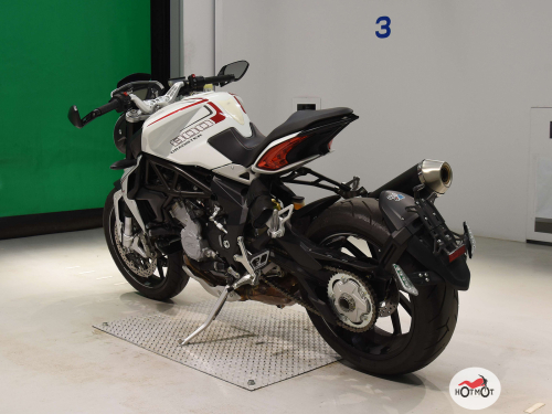 Мотоцикл MV AGUSTA Dragster 800 2015, БЕЛЫЙ фото 6