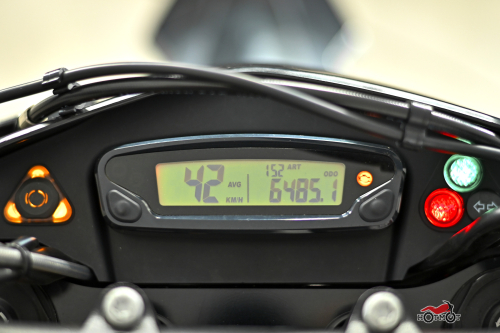 Мотоцикл KTM 690 SMC R 2020, Белый фото 9
