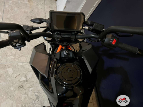 Мотоцикл KTM 390 Duke 2023, черный фото 8