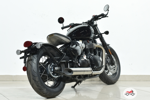 Triumph bobber bonneville clearance black