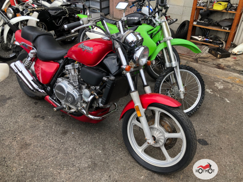 Мотоцикл HONDA Magna 1991, Красный