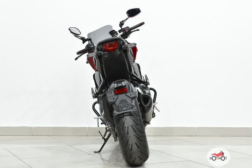 Мотоцикл HONDA CB1000R 2020, Красный фото 6