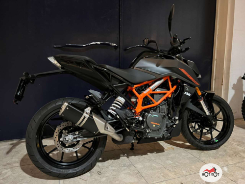 Мотоцикл KTM 390 Duke 2023, черный фото 5