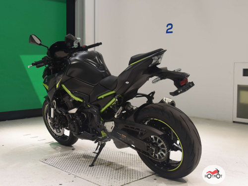 Мотоцикл KAWASAKI Z 900 2021, черный фото 5