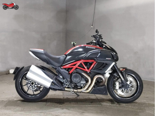 Мотоцикл Ducati Diavel Carbon 2011, ЧЕРНЫЙ