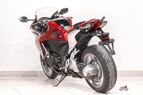 Мотоцикл HONDA VFR1200F 2011, Красный фото 8