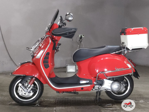 Скутер VESPA GTS Super 300 2018, Красный