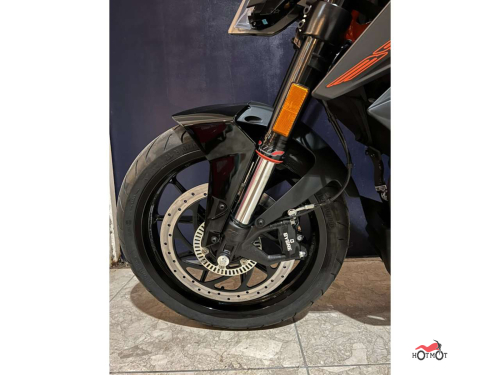 Мотоцикл KTM 390 Duke 2023, черный фото 10