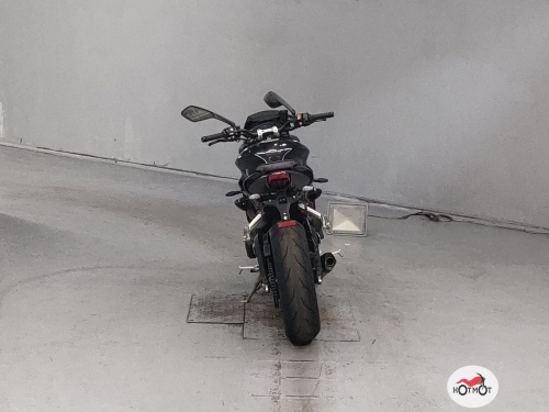 Мотоцикл TRIUMPH Street Triple 2019, черный фото 4