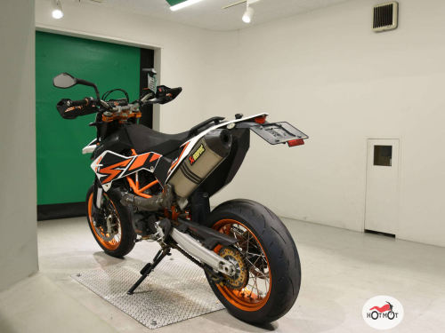 Мотоцикл KTM 690 SMC R 2014, белый фото 6