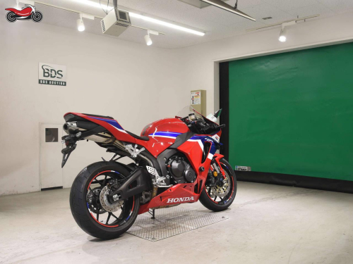 Мотоцикл HONDA CBR 600RR 2024, БЕЛЫЙ фото 5