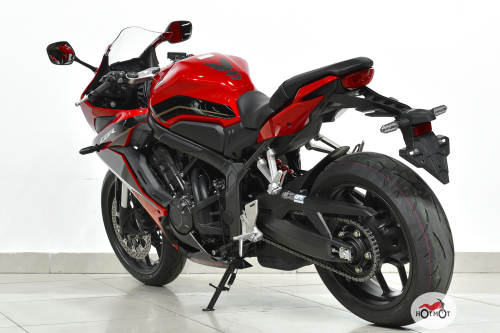 Мотоцикл HONDA CBR650R 2023, Красный фото 8