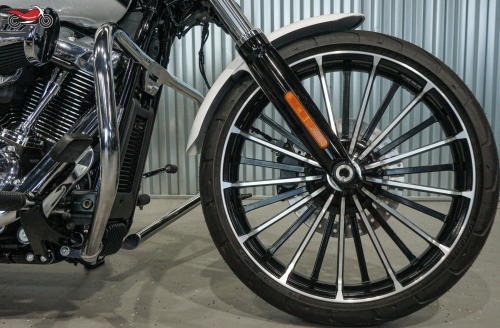 Мотоцикл Harley-Davidson Breakout 2024, БЕЛЫЙ фото 8