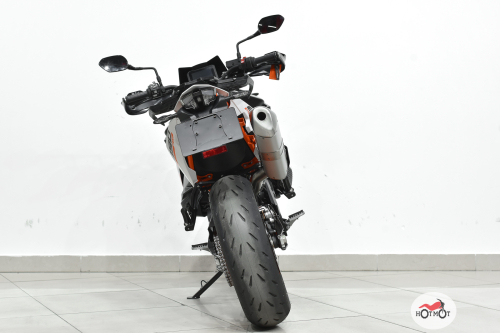 Мотоцикл KTM 890 SMT 2023, Черный фото 6