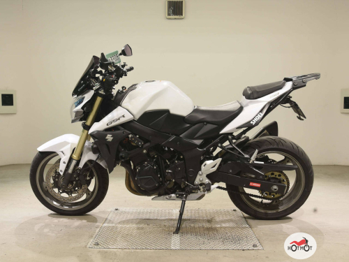 Мотоцикл SUZUKI GSR 750 2014, белый