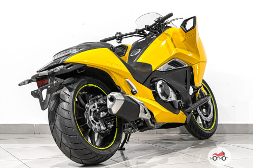 Мотоцикл HONDA NM4  2017, Жёлтый фото 7