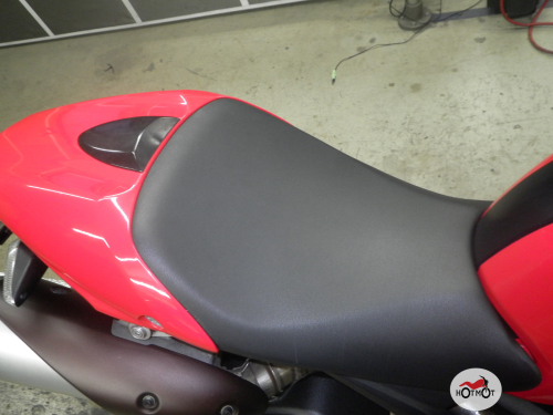 Мотоцикл DUCATI M696 2011, Красный фото 8