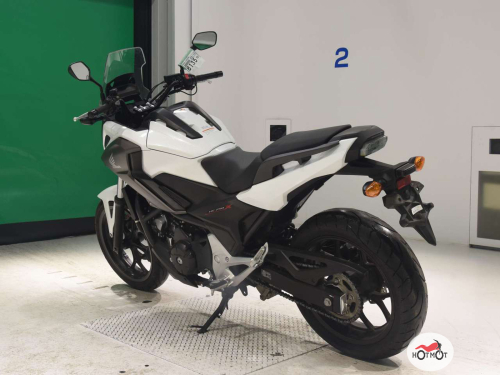 Мотоцикл HONDA NC 750X 2019, белый фото 6