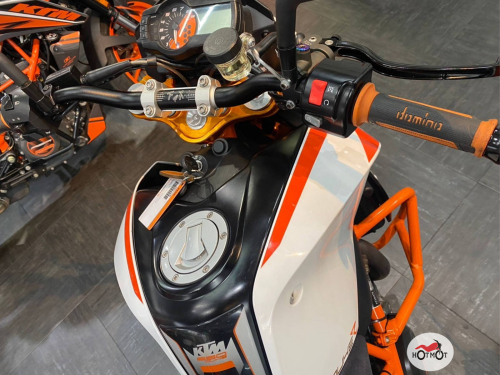 Мотоцикл KTM 690 DUKE R 2013, белый фото 3