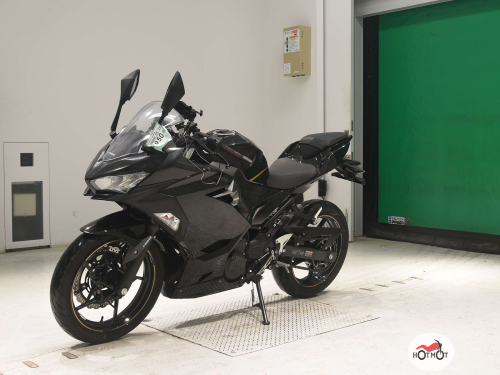 Мотоцикл KAWASAKI Ninja 400 2020, черный фото 4
