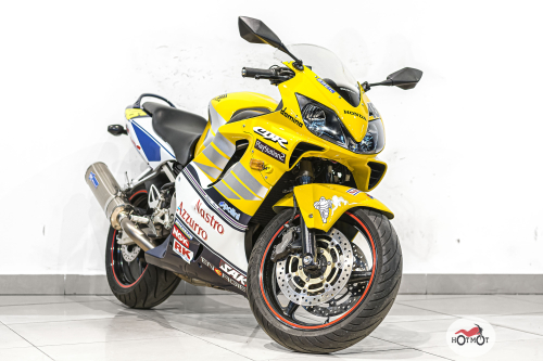 Мотоцикл HONDA CBR 600F 2001, желтый