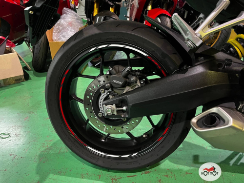 Мотоцикл HONDA CBR 650R 2021, Красный фото 9