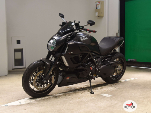 Мотоцикл DUCATI Diavel Carbon 2011, Черный фото 3
