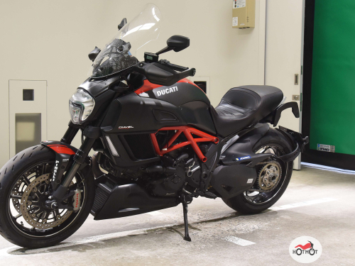 Мотоцикл DUCATI Diavel Carbon 2014, Черный фото 3