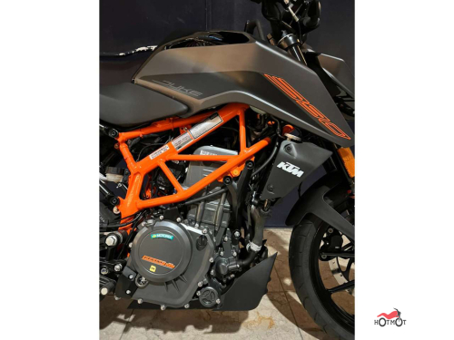 Мотоцикл KTM 390 Duke 2023, черный фото 7