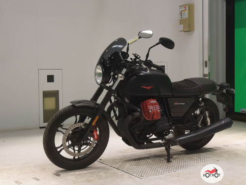 Мотоцикл MOTO GUZZI V 7 2018, черный фото 4