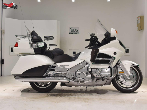 Мотоцикл HONDA GL 1800 Gold Wing 2013, БЕЛЫЙ