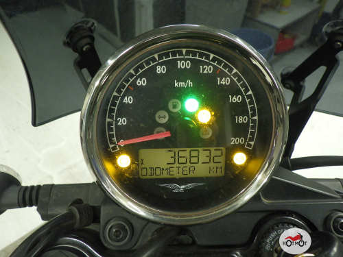 Мотоцикл MOTO GUZZI V 7 2018, черный фото 7