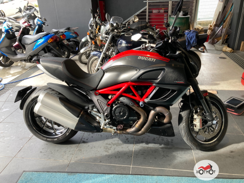 Мотоцикл DUCATI Diavel 2013, Красный фото 2
